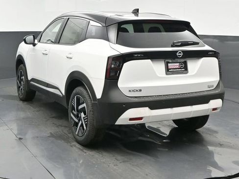 New 2026 Nissan Kicks SV w/ SV Premium Package FWD image 4