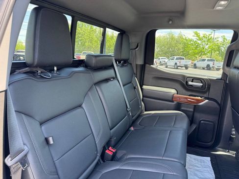Used 2021 GMC Sierra 1500 SLT w/ SLT Convenience Package AWD/4WD image 18