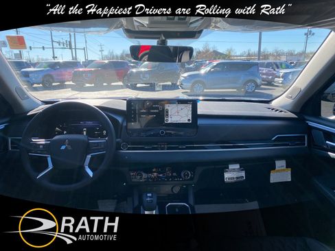 New 2025 Mitsubishi Outlander SEL image 16