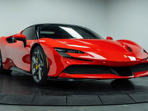 Used 2021 Ferrari SF90 Stradale image 32