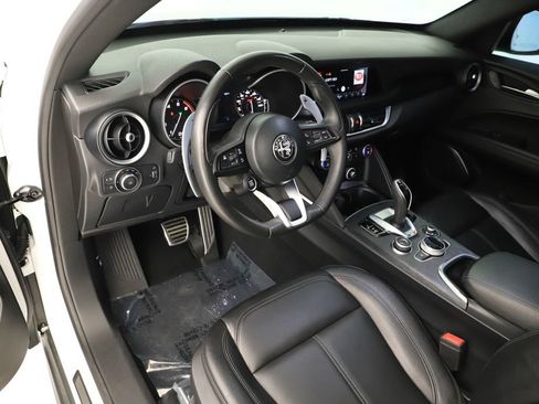 Used 2023 Alfa Romeo Stelvio Sprint RWD image 15