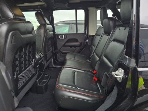 Used 2022 Jeep Wrangler Unlimited Rubicon w/ Xtreme Recon 35" Tire Package image 16