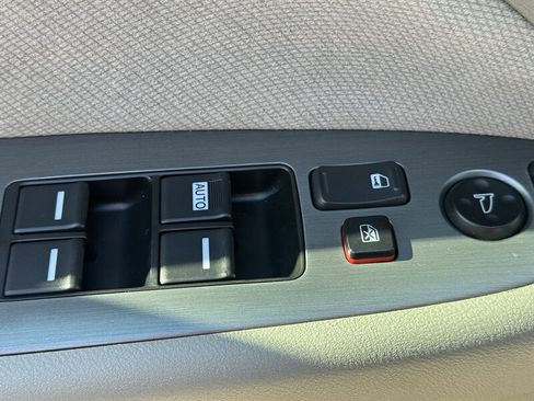 Used 2005 Honda Odyssey EX image 17