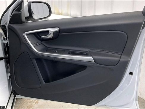 Used 2015 Volvo V60 T5 Premier image 22