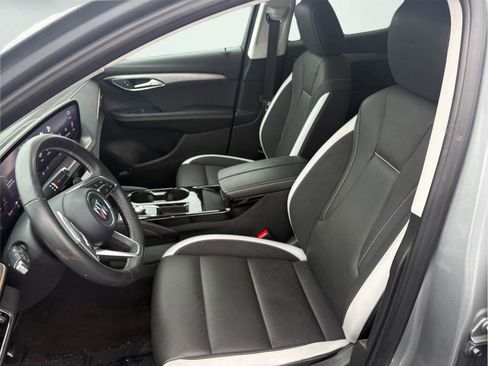Used 2025 Buick Envision Sport Touring image 9