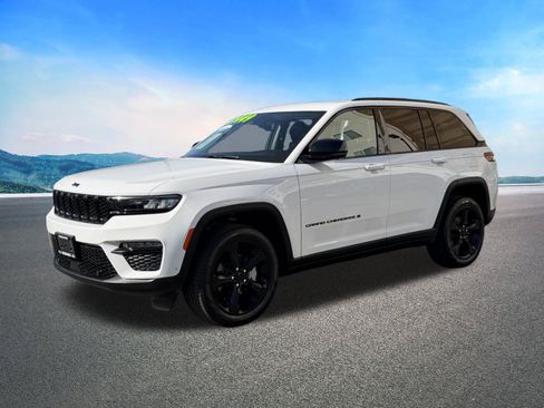Certified 2023 Jeep Grand Cherokee Limited w/ Luxury Tech Group II RWD image 5