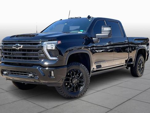 Used 2025 Chevrolet Silverado 2500 High Country w/ High Country Premium Package image 2