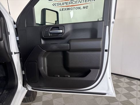 Used 2025 Chevrolet Silverado 3500 W/T image 24