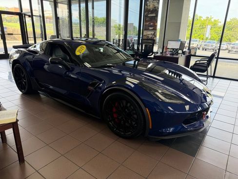 Used 2019 Chevrolet Corvette Grand Sport RWD image 2