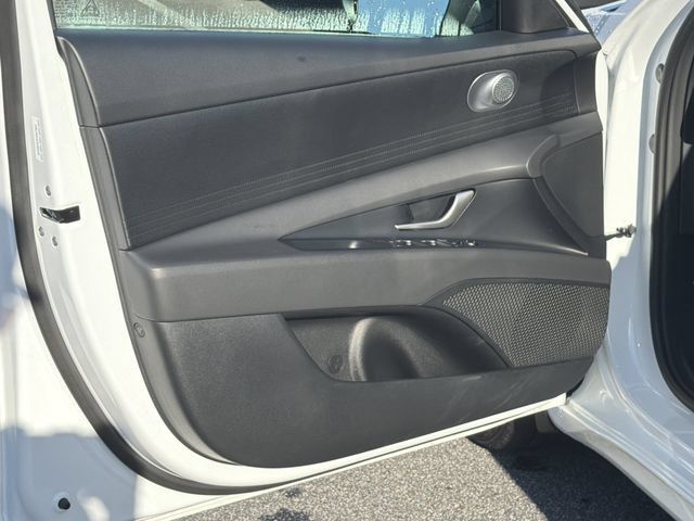 Certified 2026 Hyundai Elantra Hybrid FWD image 12