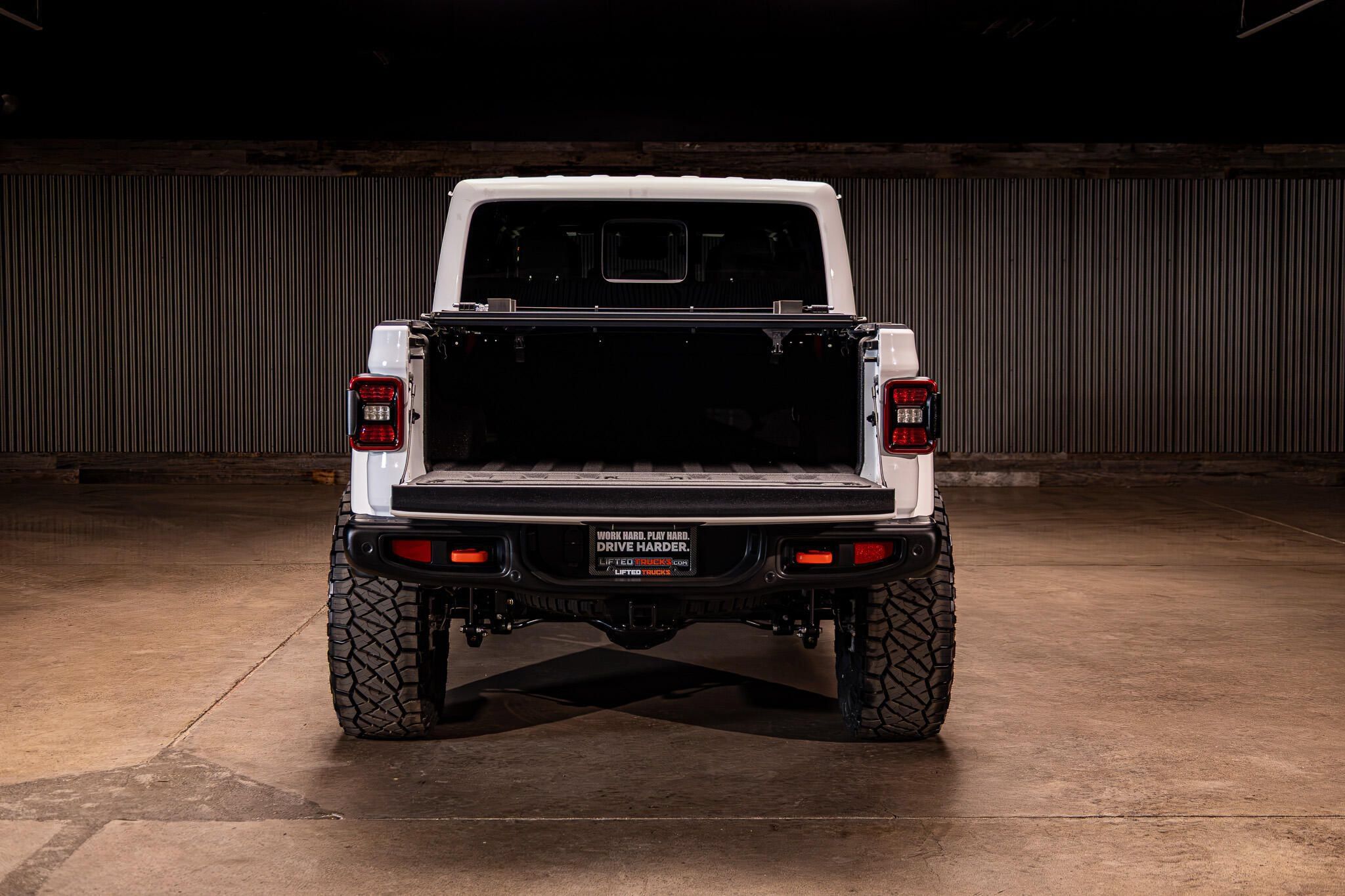 Used 2024 Jeep Gladiator Mojave AWD/4WD image 15