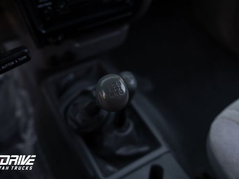 Used 2004 Toyota Tacoma 4x4 Xtracab V6 image 25