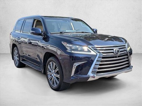 Used 2017 Lexus LX 570 4WD w/ Luxury Package image 4