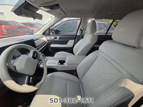 Used 2024 Hyundai Santa Fe SEL AWD/4WD image 2