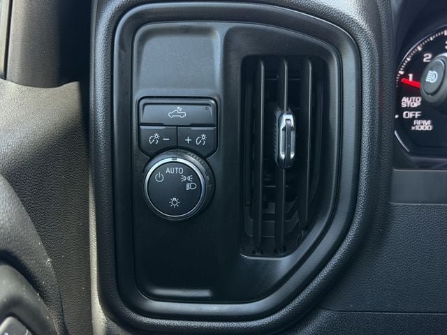 Used 2025 Chevrolet Silverado 1500 Custom w/ LPO, Dark Essentials Package RWD image 20