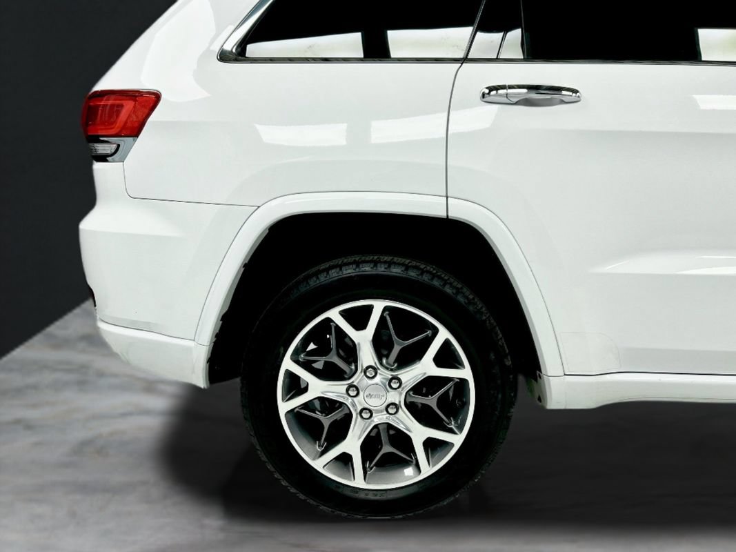 Used 2020 Jeep Grand Cherokee Overland AWD/4WD image 8