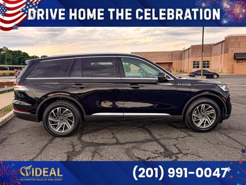 Used 2023 Lincoln Aviator AWD image 8