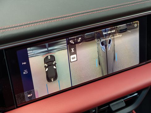 New 2026 Porsche Macan 4 Electric image 31