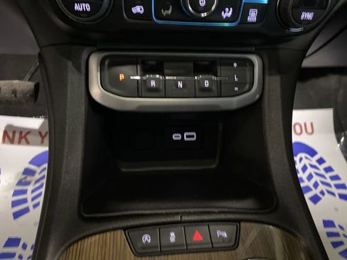 Used 2023 GMC Acadia SLE AWD/4WD image 17