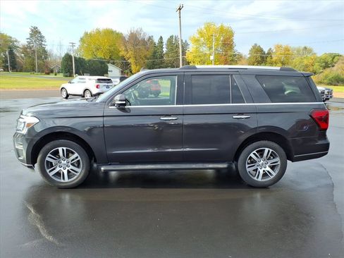 Used 2024 Ford Expedition Limited image 2