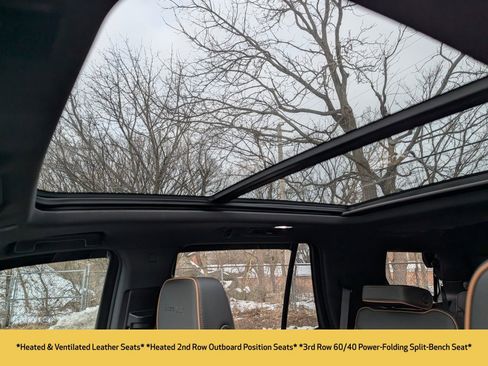 Used 2023 GMC Yukon AT4 w/ AT4 Premium Package image 5