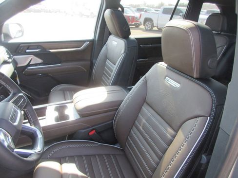 New 2026 GMC Acadia Denali Ultimate AWD/4WD image 12