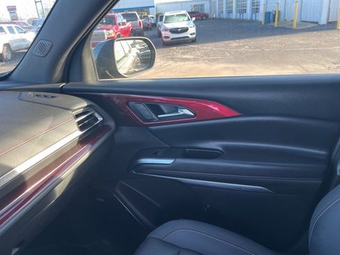 Used 2024 Chevrolet Traverse RS w/ LPO, Floor Liner Package image 31