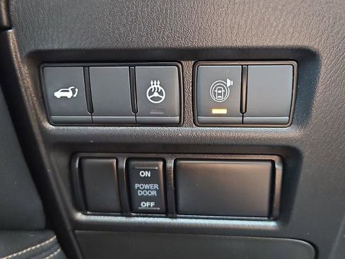 Used 2024 Nissan Armada Platinum w/ Captain's Chairs Package image 18