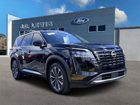 Used 2026 Nissan Pathfinder Platinum w/ Cargo Package FWD image 1