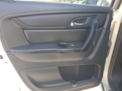 Used 2015 GMC Acadia SLE image 9