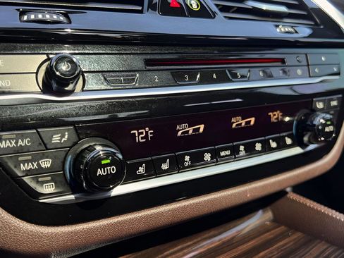 Used 2018 BMW M550i xDrive AWD/4WD image 57