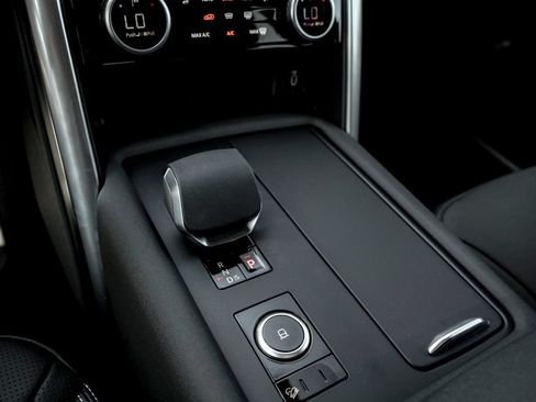 New 2026 Land Rover Discovery Dynamic SE AWD/4WD image 14