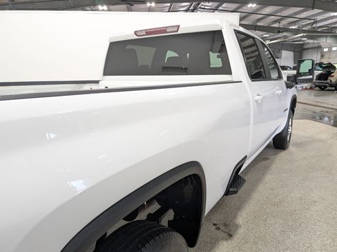 Used 2020 Chevrolet Silverado 2500 LT AWD/4WD image 3