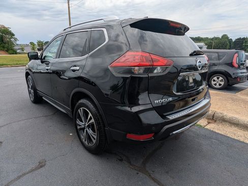 Used 2019 Nissan Rogue SV w/ Premium Package AWD/4WD image 5