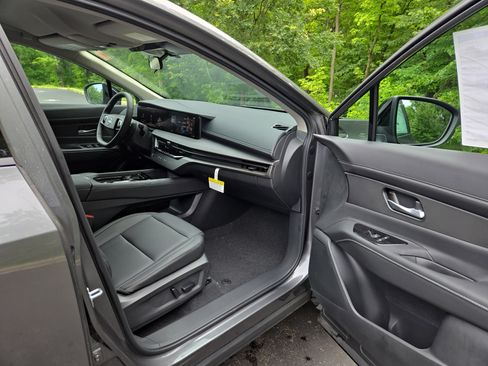 New 2025 Nissan Murano SV image 13