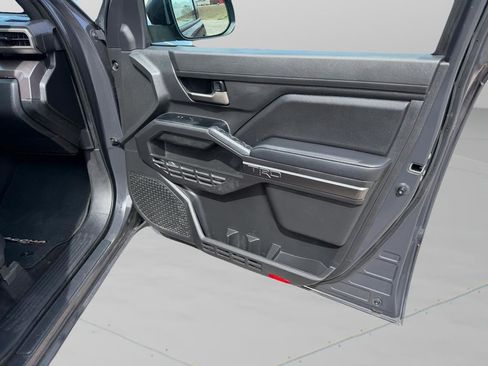 Used 2025 Toyota Tacoma TRD Off-Road image 11