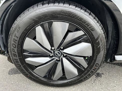 Certified 2024 Nissan Ariya AWD image 9