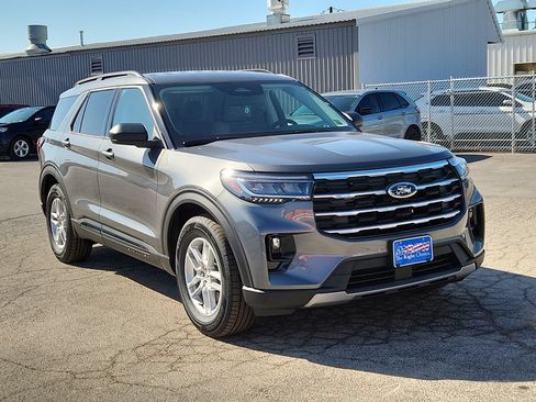 New 2026 Ford Explorer Active w/ Active Comfort Package RWD image 2