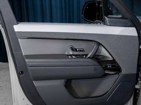 Used 2025 Land Rover Range Rover Sport Dynamic SE image 11