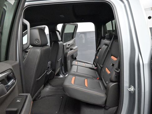 Used 2025 GMC Sierra 1500 AT4 w/ AT4 Premium Package AWD/4WD image 29