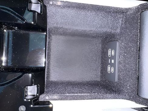 Certified 2023 Land Rover Range Rover SV image 39