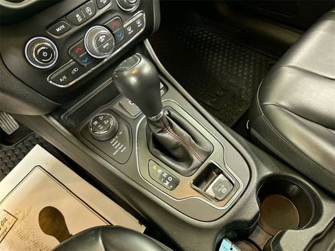 Certified 2022 Jeep Cherokee Trailhawk image 17