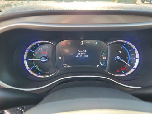 Used 2023 Chrysler Pacifica Touring-L FWD image 24