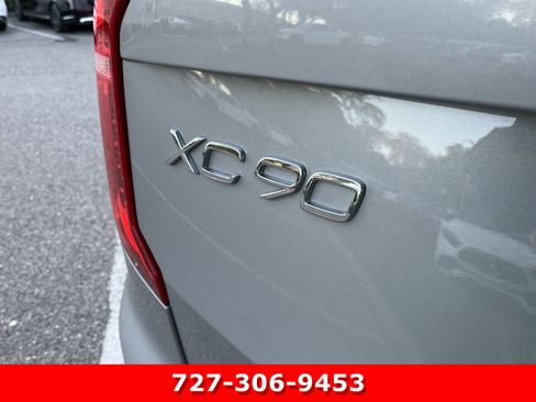 Used 2025 Volvo XC90 B5 Core image 9