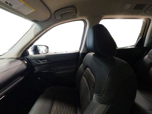 Used 2025 Nissan Pathfinder SV AWD/4WD image 37
