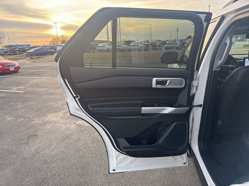 Used 2024 Ford Explorer XLT w/ Equipment Group 202A image 27