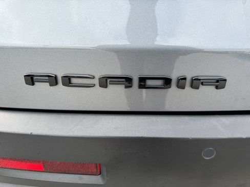 Used 2022 GMC Acadia SLE w/ Driver Convenience Package FWD image 32