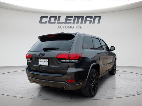 Used 2018 Jeep Grand Cherokee Altitude AWD/4WD image 14