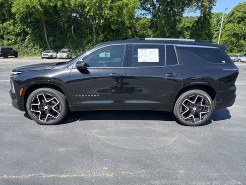 Used 2026 Chevrolet Traverse High Country FWD image 2