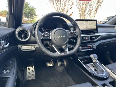 Used 2023 Kia Forte GT-Line w/ GT-Line Premium Package image 27